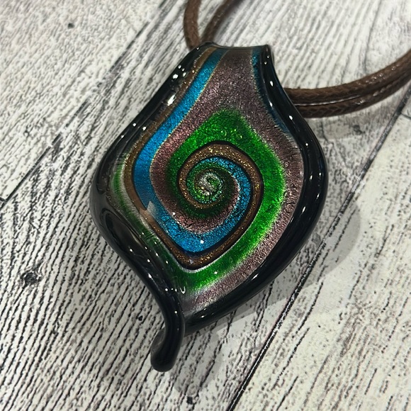Glass sparkling pendant necklace - Picture 1 of 3